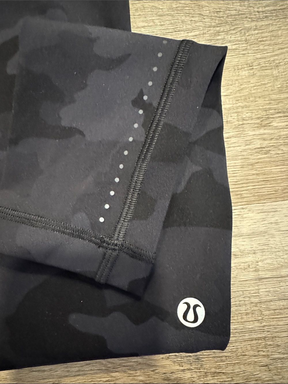 Lululemon Black Tonal Camo Leggings Swift Speed HR Tight 28’’ - Picture 2 of 5
